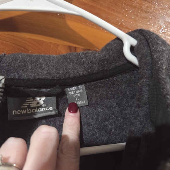 New Balance Men's Black and Gray Jacket - Picture 4 of 7